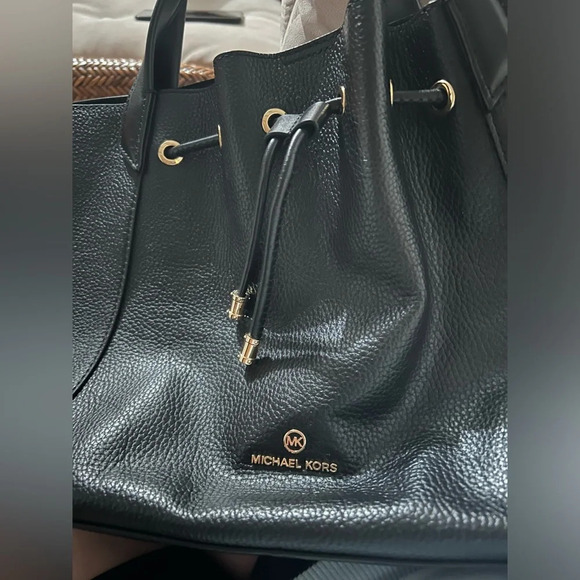 MK black purse in very good condition - Picture 2 of 5